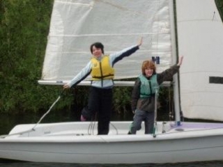  Retocando en el barco 